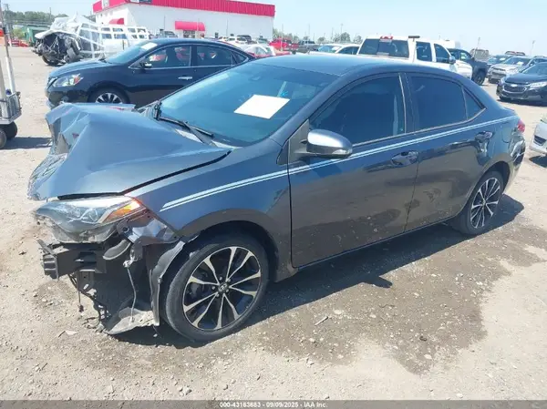 5YFBURHEXJP752636 2018 TOYOTA COROLLA - Image 2