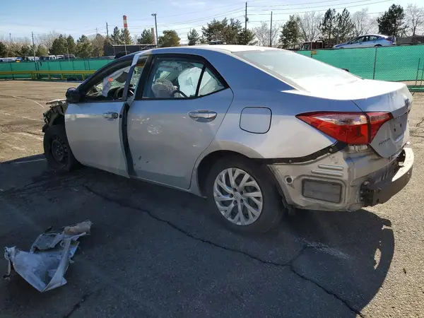 5YFBURHEXJP754175 2018 TOYOTA COROLLA - Image 2