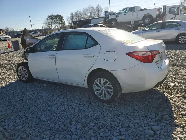 5YFBURHEXJP754385 2018 TOYOTA COROLLA - Image 2