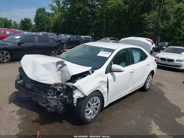 5YFBURHEXJP754810 2018 TOYOTA COROLLA - Image 2