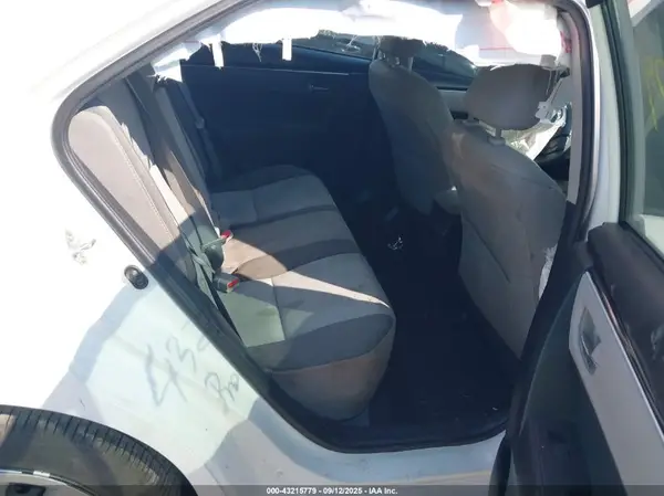 5YFBURHEXJP755018 2018 TOYOTA COROLLA - Image 8