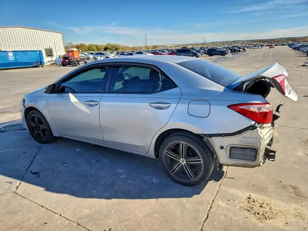 5YFBURHEXJP757612 2018 TOYOTA COROLLA - Image 2