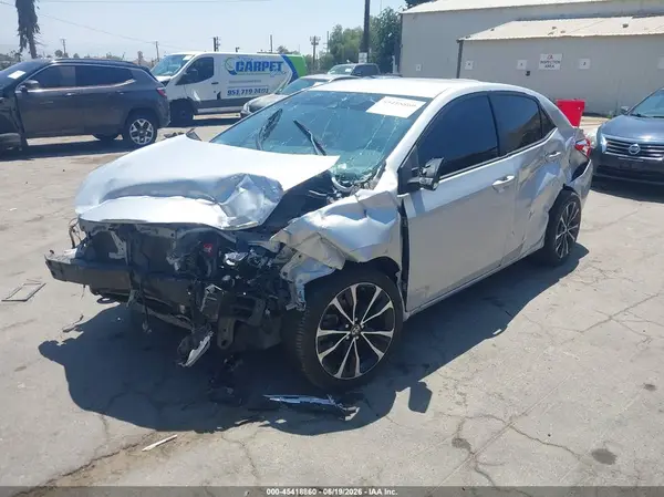 5YFBURHEXJP757934 2018 TOYOTA COROLLA - Image 2