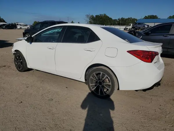5YFBURHEXJP759182 2018 TOYOTA COROLLA - Image 2