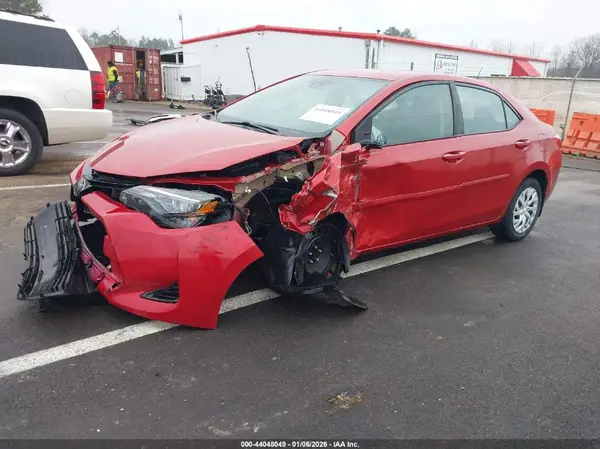 5YFBURHEXJP759778 2018 TOYOTA COROLLA - Image 2