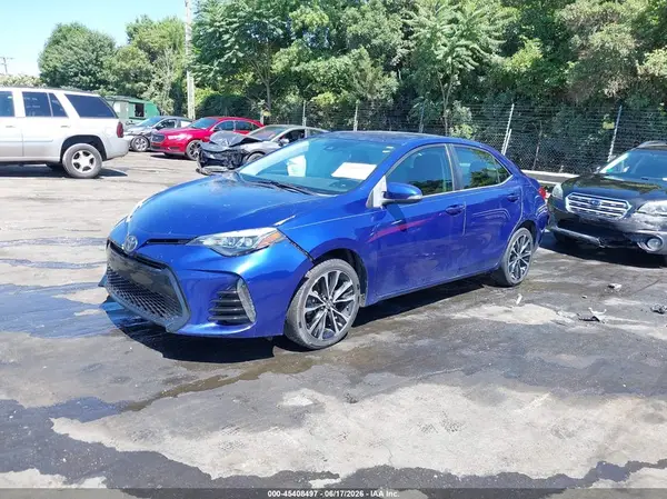 5YFBURHEXJP760932 2018 TOYOTA COROLLA - Image 2