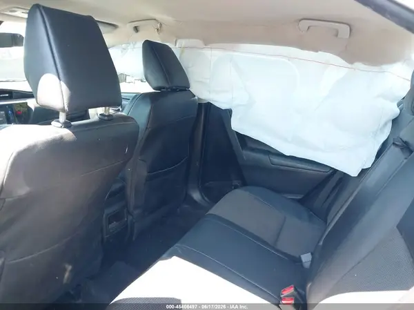 5YFBURHEXJP760932 2018 TOYOTA COROLLA - Image 8