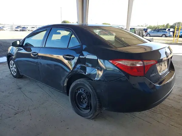 5YFBURHEXJP761188 2018 TOYOTA COROLLA - Image 2