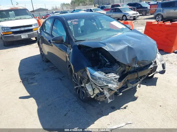 5YFBURHEXJP761241 2018 TOYOTA COROLLA - Image 1