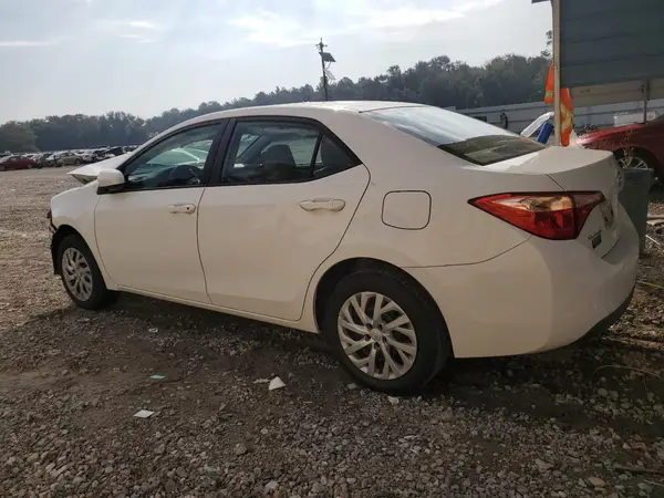 5YFBURHEXJP761630 2018 TOYOTA COROLLA - Image 2