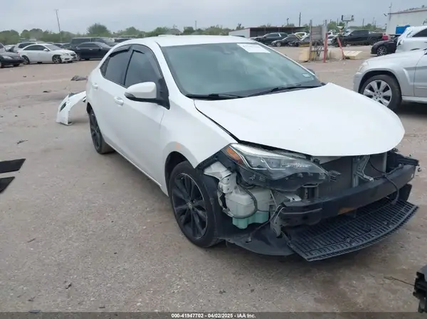 5YFBURHEXJP761899 2018 TOYOTA COROLLA - Image 1