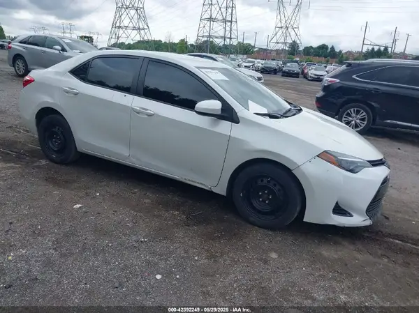 5YFBURHEXJP764494 2018 TOYOTA COROLLA - Image 1