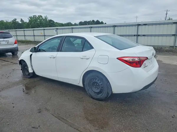 5YFBURHEXJP764737 2018 TOYOTA COROLLA - Image 2
