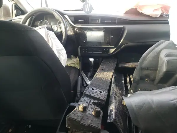 5YFBURHEXJP765483 2018 TOYOTA COROLLA - Image 8