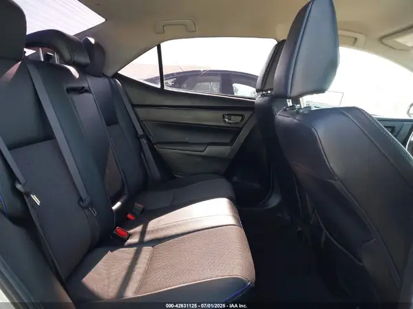 5YFBURHEXJP767072 2018 TOYOTA COROLLA - Image 8
