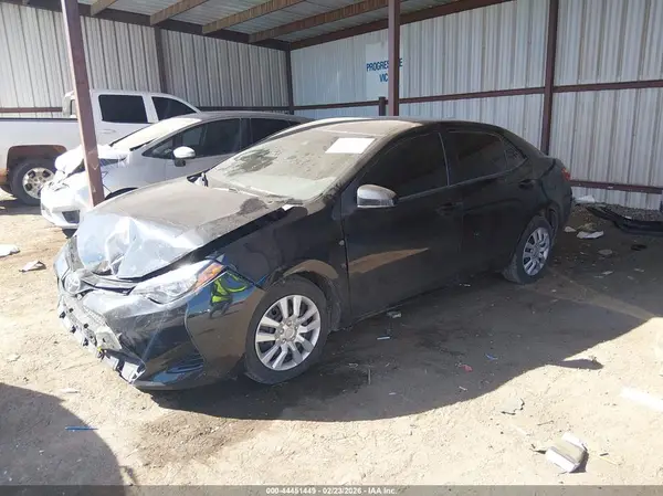 5YFBURHEXJP767749 2018 TOYOTA COROLLA - Image 2