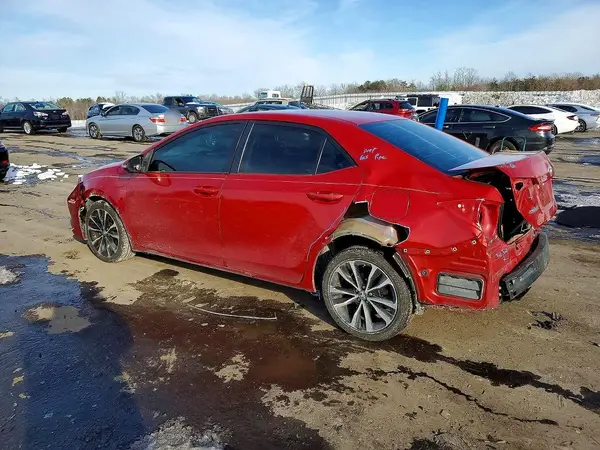 5YFBURHEXJP768531 2018 TOYOTA COROLLA - Image 2