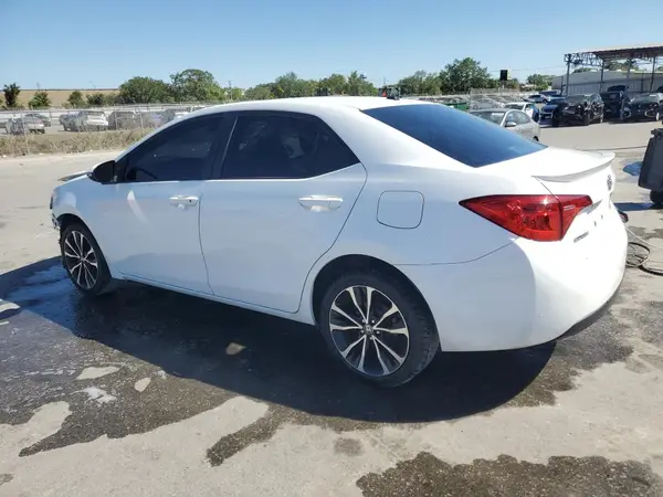 5YFBURHEXJP769114 2018 TOYOTA COROLLA - Image 2