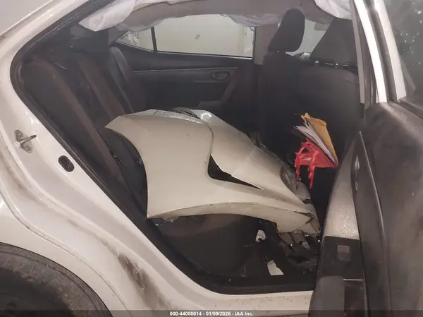 5YFBURHEXJP771140 2018 TOYOTA COROLLA - Image 8