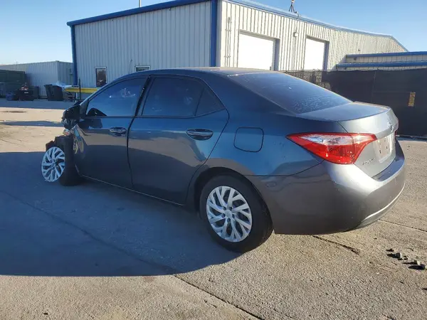 5YFBURHEXJP773244 2018 TOYOTA COROLLA - Image 2