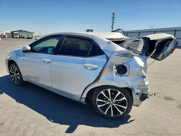 5YFBURHEXJP773468 2018 TOYOTA COROLLA - Image 2