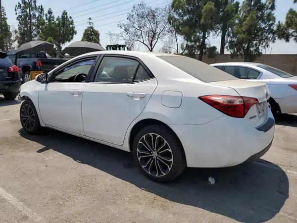5YFBURHEXJP774278 2018 TOYOTA COROLLA - Image 2