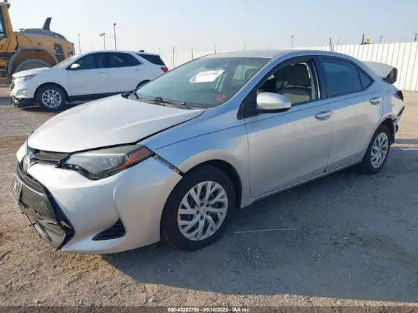 5YFBURHEXJP776192 2018 TOYOTA COROLLA - Image 2
