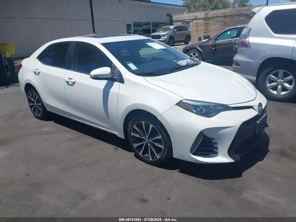 5YFBURHEXJP776967 2018 TOYOTA COROLLA - Image 1