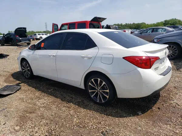 5YFBURHEXJP777441 2018 TOYOTA COROLLA - Image 2