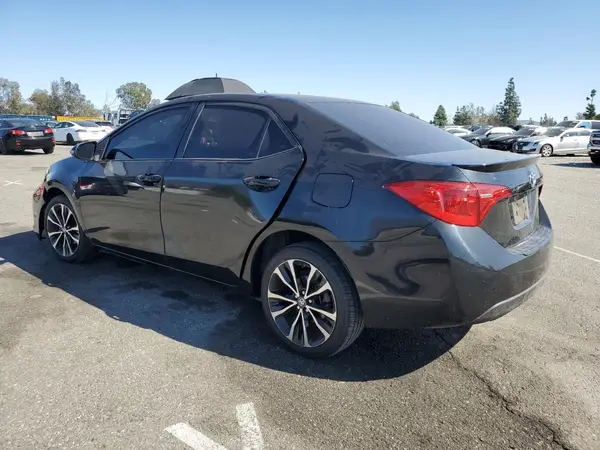 5YFBURHEXJP778010 2018 TOYOTA COROLLA - Image 2