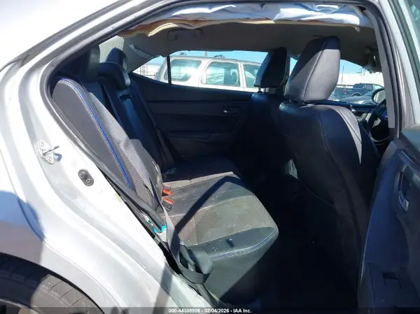 5YFBURHEXJP779108 2018 TOYOTA COROLLA - Image 8