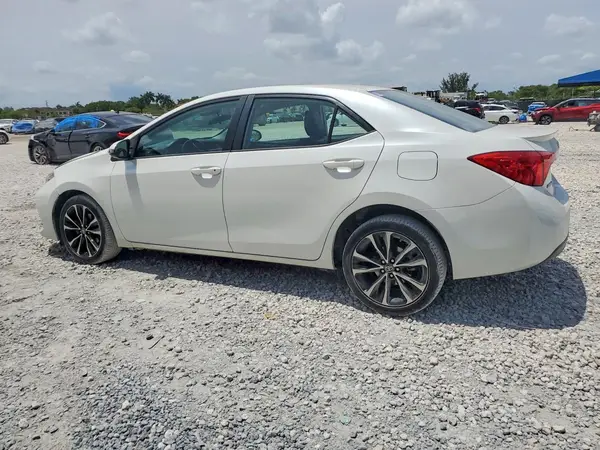 5YFBURHEXJP780520 2018 TOYOTA COROLLA - Image 2