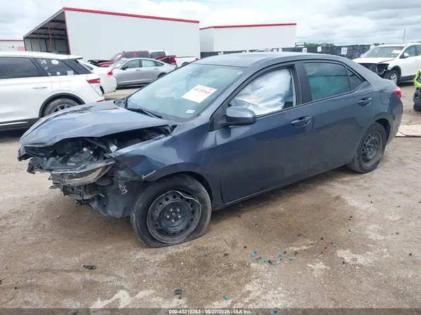 5YFBURHEXJP780999 2018 TOYOTA COROLLA - Image 2
