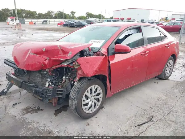 5YFBURHEXJP781733 2018 TOYOTA COROLLA - Image 2