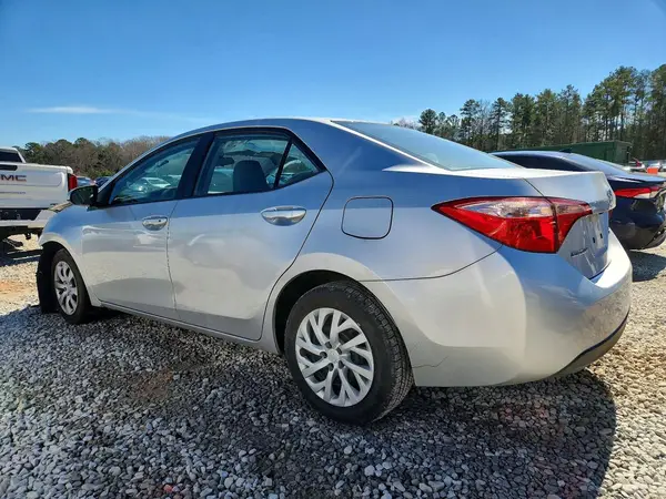 5YFBURHEXJP782879 2018 TOYOTA COROLLA - Image 2