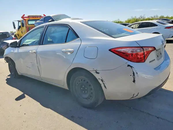 5YFBURHEXJP785183 2018 TOYOTA COROLLA - Image 2