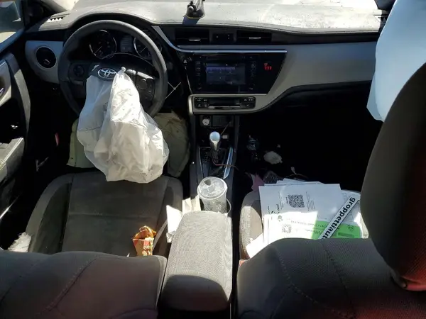 5YFBURHEXJP785183 2018 TOYOTA COROLLA - Image 8