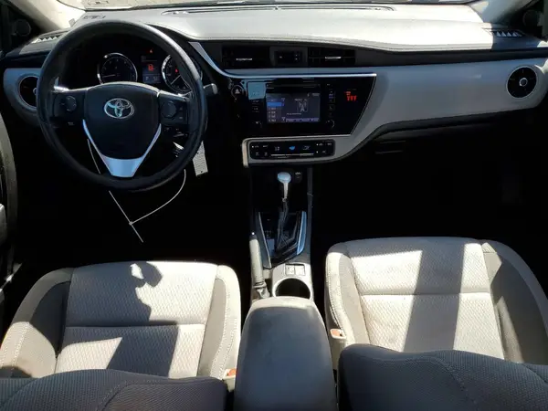 5YFBURHEXJP786026 2018 TOYOTA COROLLA - Image 8