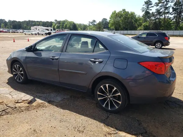 5YFBURHEXJP786687 2018 TOYOTA COROLLA - Image 2