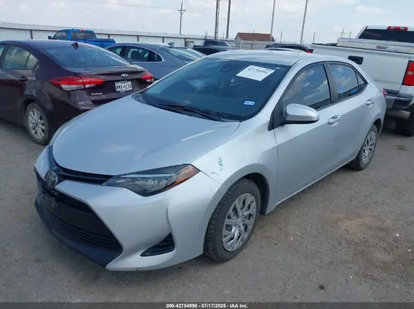 5YFBURHEXJP788293 2018 TOYOTA COROLLA - Image 2
