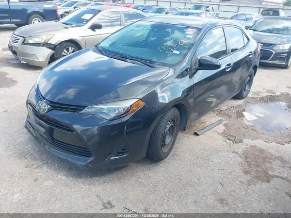 5YFBURHEXJP788360 2018 TOYOTA COROLLA - Image 2