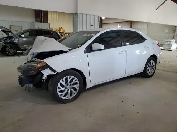 5YFBURHEXJP789007 2018 TOYOTA COROLLA - Image 1