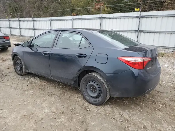 5YFBURHEXJP789444 2018 TOYOTA COROLLA - Image 2