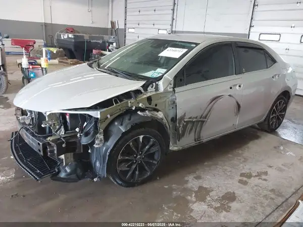 5YFBURHEXJP790142 2018 TOYOTA COROLLA - Image 2