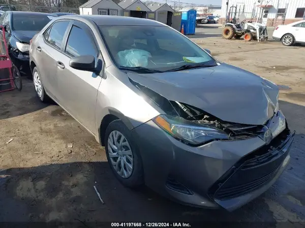 5YFBURHEXJP790769 2018 TOYOTA COROLLA - Image 1