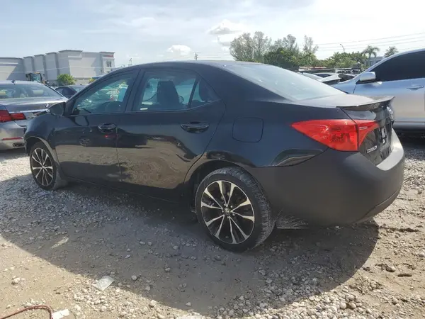 5YFBURHEXJP791033 2018 TOYOTA COROLLA - Image 2
