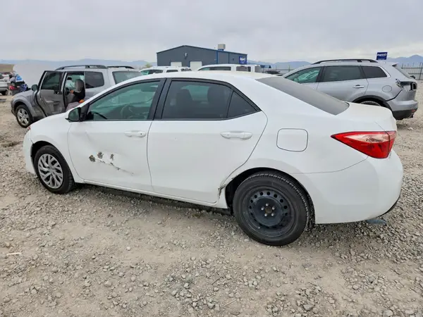 5YFBURHEXJP791484 2018 TOYOTA COROLLA - Image 2