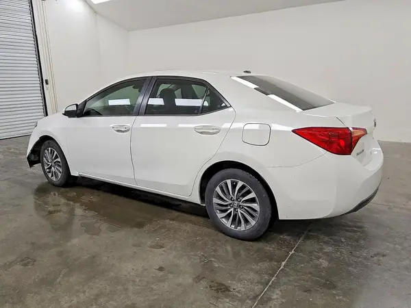 5YFBURHEXJP792702 2018 TOYOTA COROLLA - Image 2