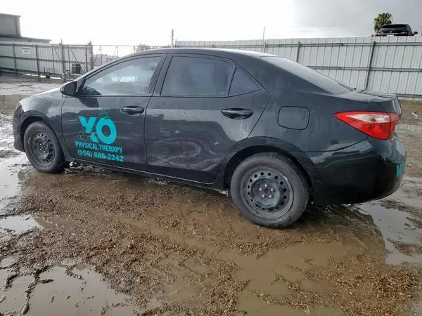 5YFBURHEXJP794854 2018 TOYOTA COROLLA - Image 2