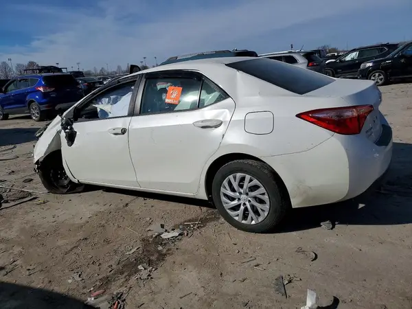 5YFBURHEXJP796751 2018 TOYOTA COROLLA - Image 2